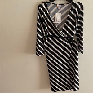 Lularoe Michelle wrap dress black and white Large